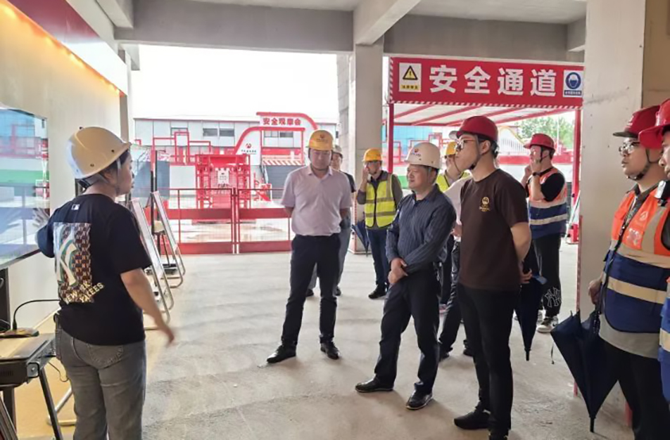 南昌市住建局曾偉到聯(lián)發(fā)九龍和悅、新建區(qū)人民醫(yī)院二部項目調(diào)研